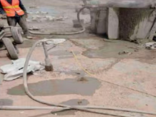 钦北水泥混凝土路面板底注浆技术 路面脱空注浆整治方案